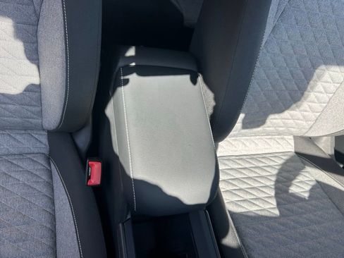 Used 2025 Volkswagen Tiguan S image 30