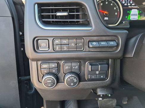 Used 2021 Chevrolet Suburban High Country image 34