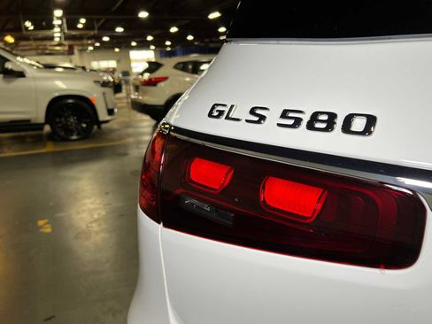 New 2026 Mercedes-Benz GLS 580 4MATIC image 15