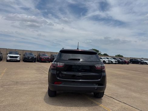 Used 2025 Jeep Compass Latitude w/ Altitude Special Edition AWD/4WD image 18