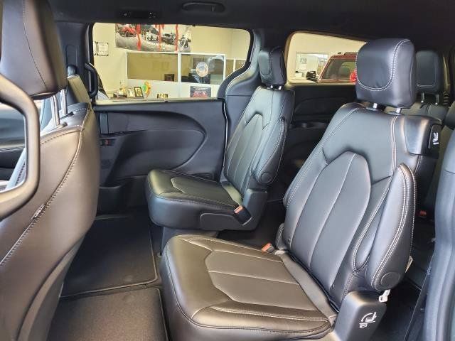 Used 2026 Chrysler Voyager LX FWD image 22