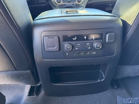 Used 2019 GMC Yukon XL Denali w/ Denali Ultimate Package image 24