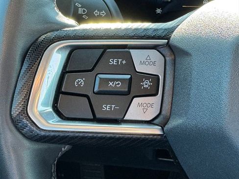 Used 2025 Ford Mustang Convertible RWD image 18