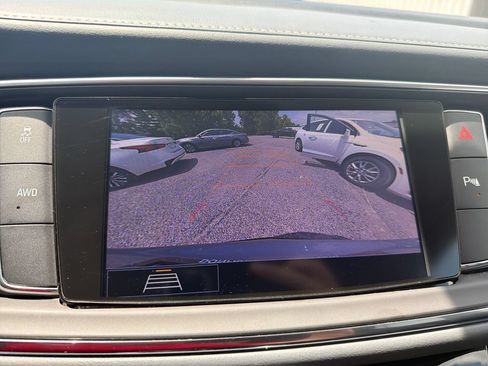 Used 2020 Buick Enclave Essence AWD/4WD image 24