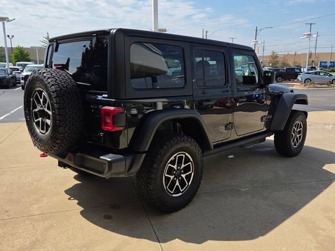 Used 2026 Jeep Wrangler Unlimited Rubicon AWD/4WD image 5