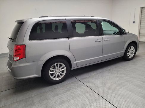 Used 2019 Dodge Grand Caravan SXT image 10