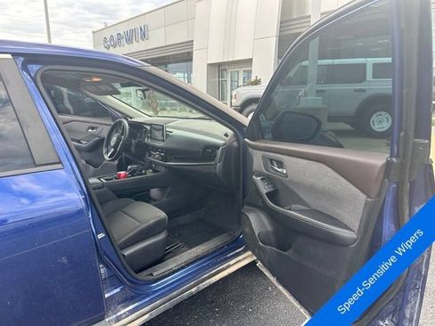 Used 2022 Nissan Rogue SV AWD/4WD image 13