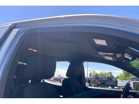 Used 2023 Chevrolet Colorado Trail Boss w/ Technology Package AWD/4WD image 24
