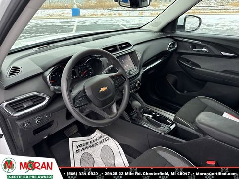 Used 2022 Chevrolet TrailBlazer LT w/ LPO, Blackout Package image 12