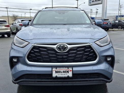 Used 2023 Toyota Highlander XLE image 29