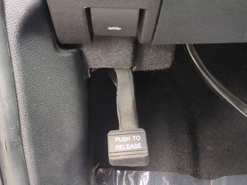 Used 2019 Jeep Grand Cherokee Laredo RWD image 26