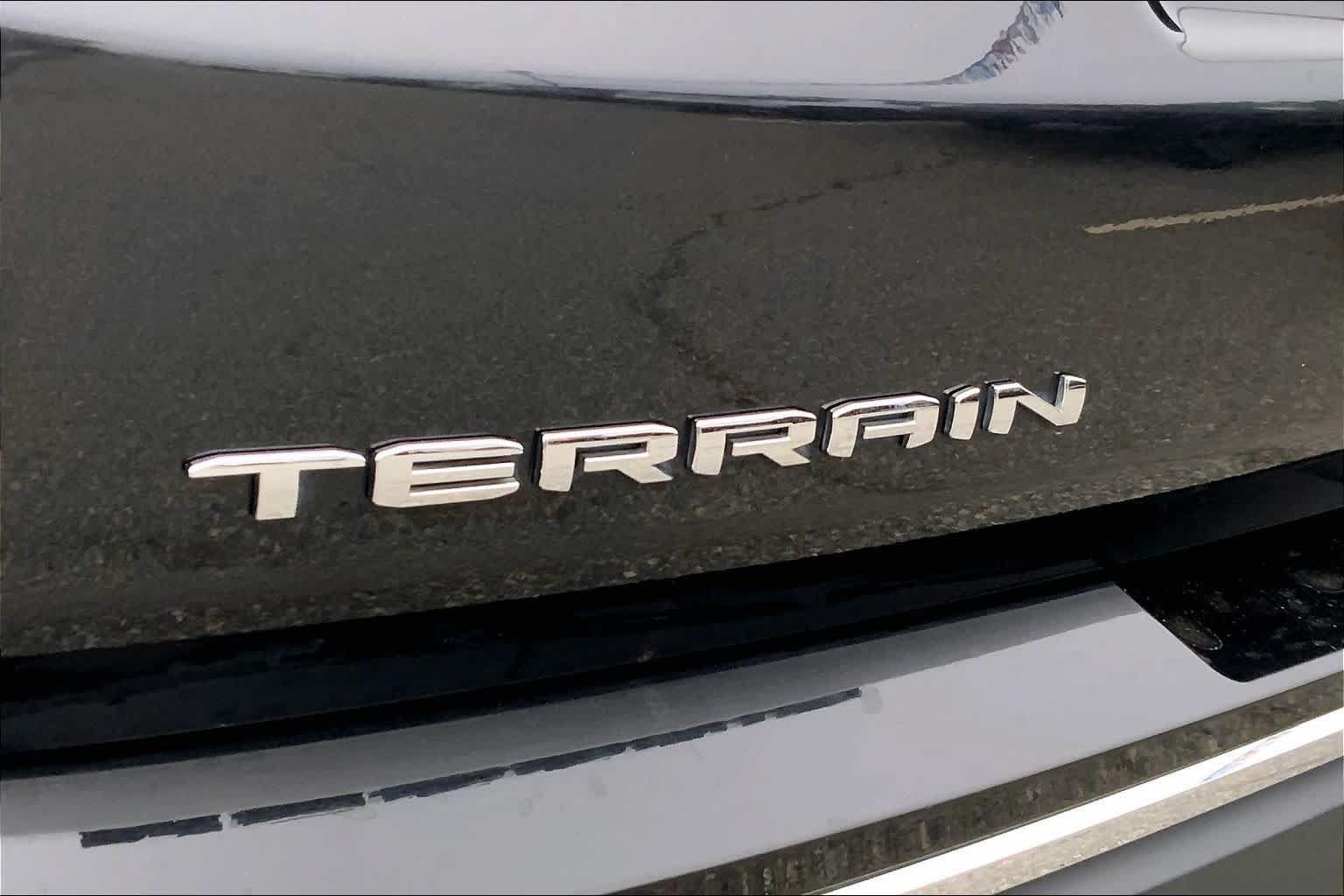 Used 2022 GMC Terrain SLT w/ Infotainment Package II FWD image 28
