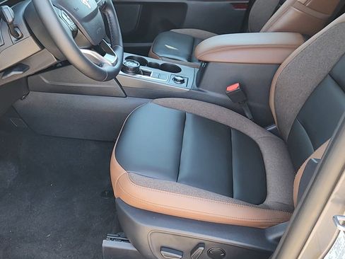 Certified 2025 Ford Bronco Sport Outer Banks w/ Outer Banks Tech Package+ AWD/4WD image 30