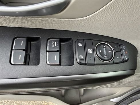 Used 2016 Kia Sedona LX w/ Option Group 020 image 28