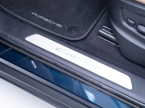 Certified 2025 Porsche Cayenne image 14