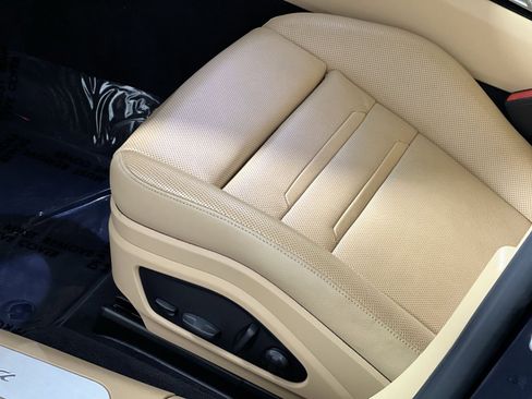 Used 2022 Porsche Panamera 4 image 14