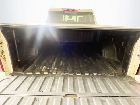 Used 2023 GMC Sierra 1500 AT4 w/ Technology Package AWD/4WD image 28