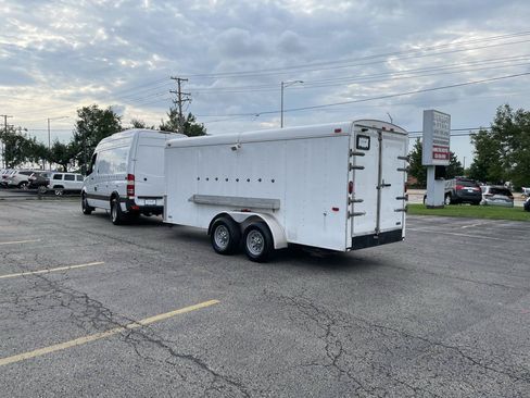 Used 2013 Freightliner Sprinter 3500 RWD image 9
