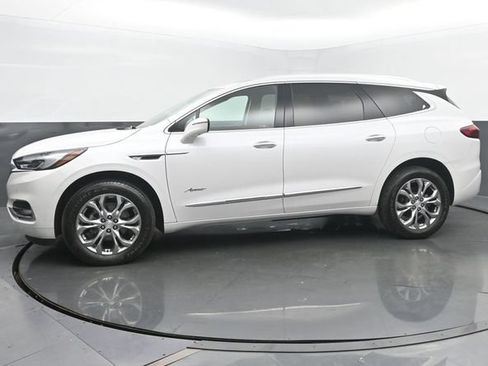 Used 2021 Buick Enclave Avenir w/ Avenir Technology Package FWD image 2