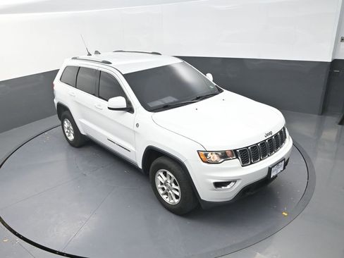 Used 2019 Jeep Grand Cherokee Laredo AWD/4WD image 14