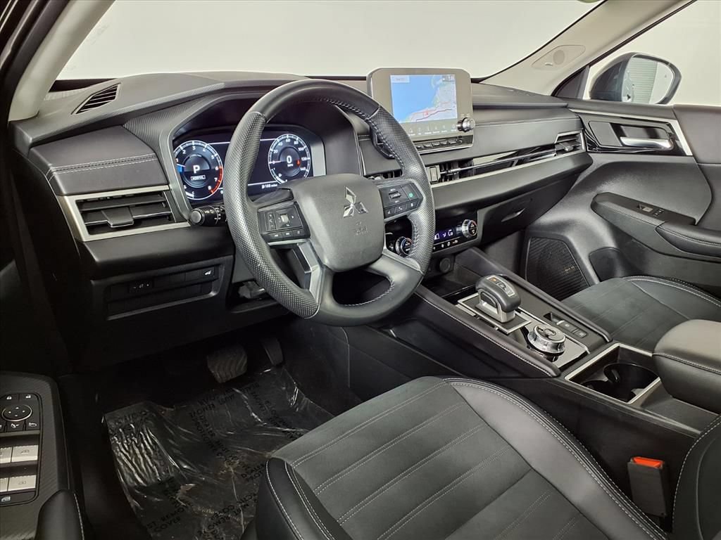 Used 2024 Mitsubishi Outlander SE FWD image 17
