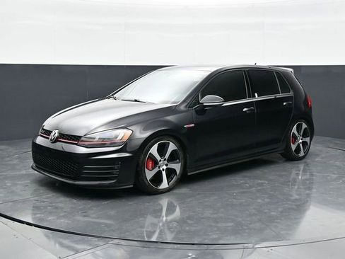 Used 2016 Volkswagen Golf 4-Door image 3