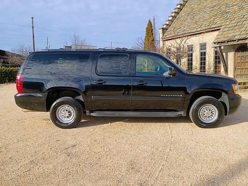 Used 2007 Chevrolet Suburban 2500 LT w/ LT Preferred Equipment Group image 15