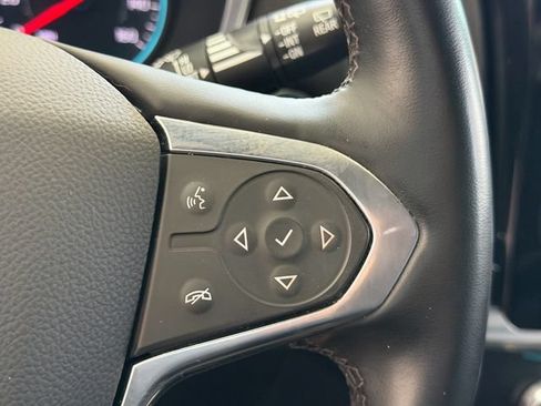 Used 2023 Chevrolet Traverse RS FWD image 22