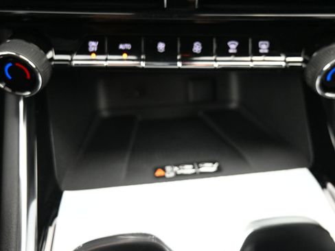 New 2026 Chevrolet Traverse LT FWD image 18