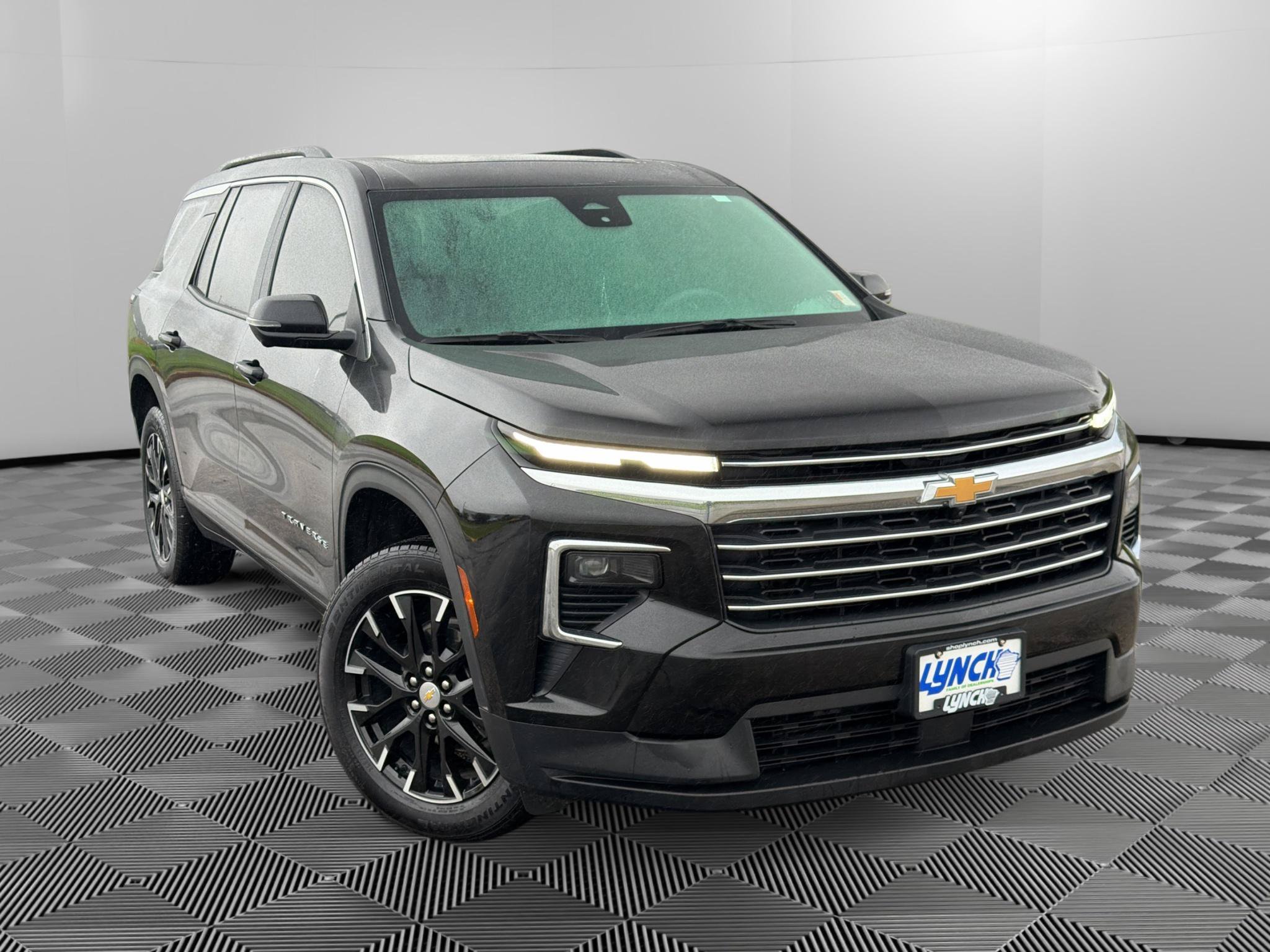 Used 2025 Chevrolet Traverse LT w/ Sun and Wheel Package AWD/4WD image 5
