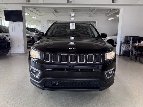 Used 2020 Jeep Compass Latitude FWD image 2