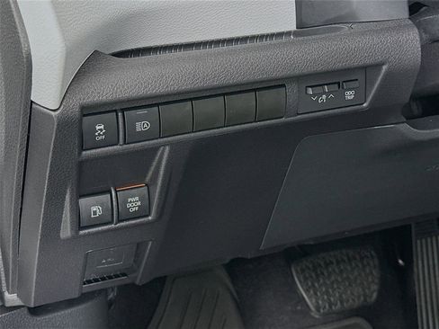 Used 2025 Toyota Sienna XLE w/ XLE Plus Package image 14