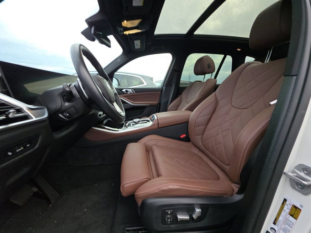 Used 2026 BMW X5 xDrive40i w/ Premium Package AWD/4WD image 6