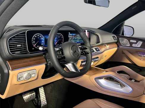 New 2026 Mercedes-Benz GLS 450 4MATIC image 9