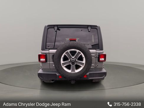 Used 2019 Jeep Wrangler Unlimited Sahara w/ Uconnect 4C Nav & Sound Group image 4