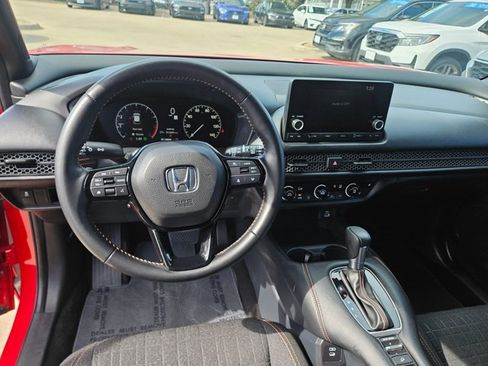 Used 2025 Honda HR-V Sport image 17