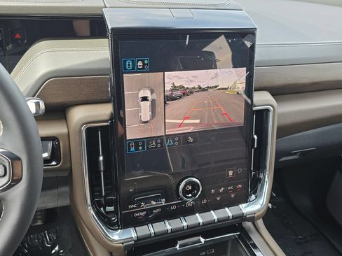 New 2026 GMC Yukon Denali Ultimate AWD/4WD image 16