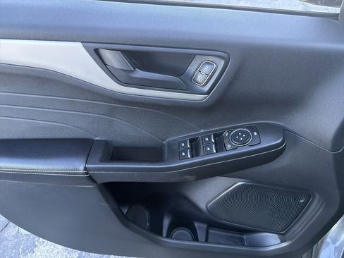 Used 2022 Ford Escape SE w/ Convenience Package image 16