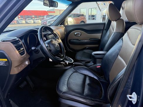 Used 2016 Kia Soul + w/ Audio Package image 16