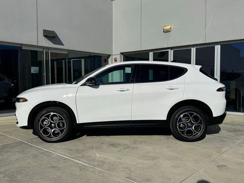 Used 2025 Alfa Romeo Tonale AWD/4WD image 5
