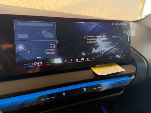 Used 2025 BMW X3 xDrive30i w/ Premium Package image 30