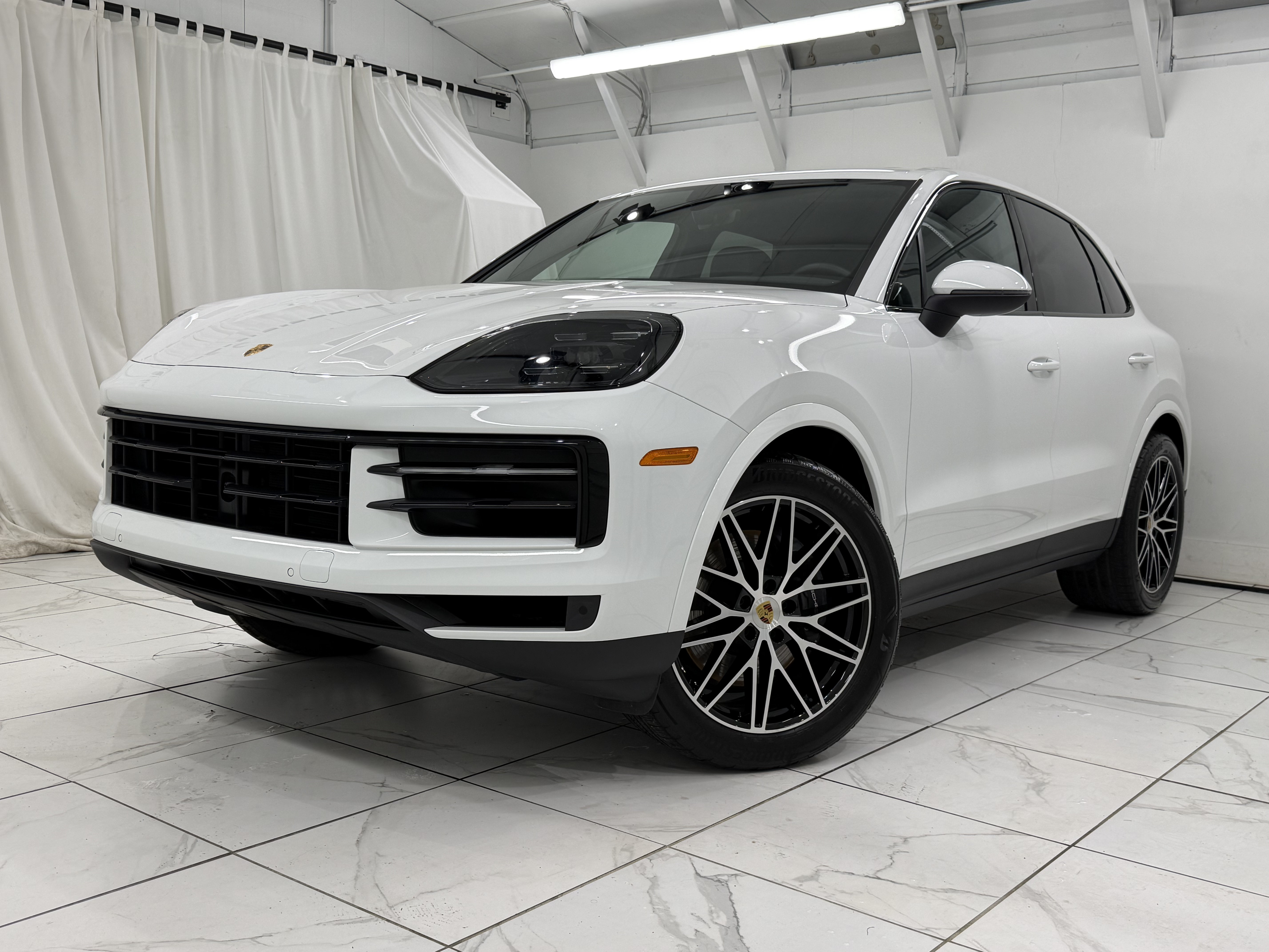 Certified 2024 Porsche Cayenne AWD/4WD image 7