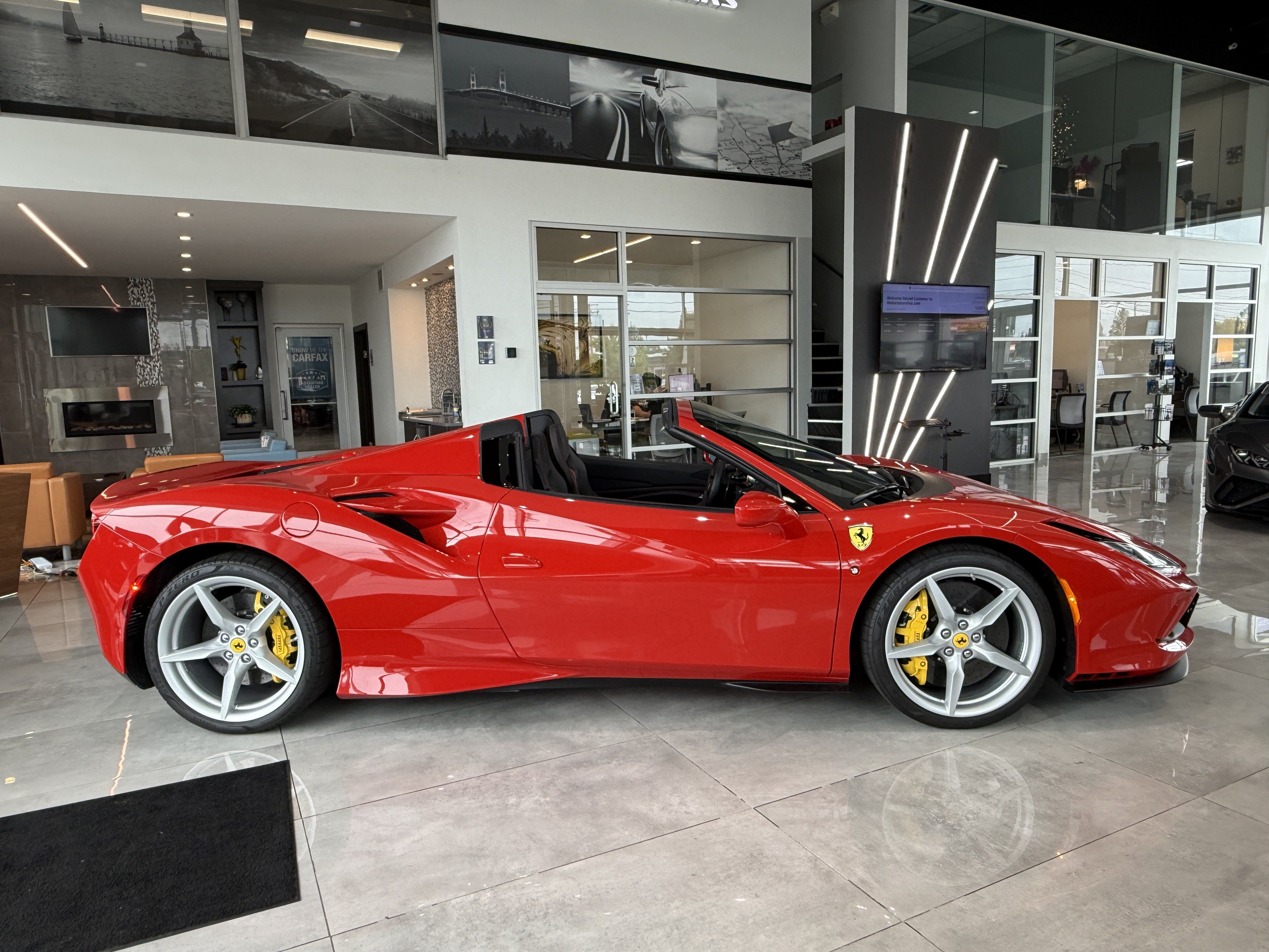 Used 2021 Ferrari F8 Tributo RWD image 12