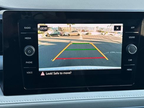 New 2026 Volkswagen Taos SE FWD image 17