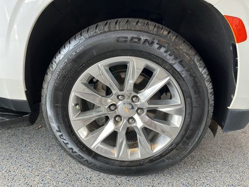 Used 2023 Chevrolet Tahoe Premier AWD/4WD image 32