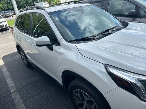 Used 2023 Subaru Forester Premium AWD/4WD image 5