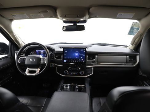 Used 2024 Ford Expedition Max XLT image 14