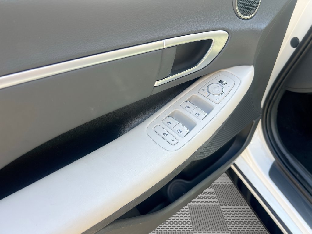Used 2024 Hyundai Sonata SEL w/ Convenience Package FWD image 15