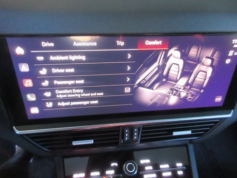 Used 2023 Porsche Cayenne image 63