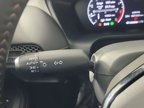 Certified 2025 Honda HR-V Sport image 27
